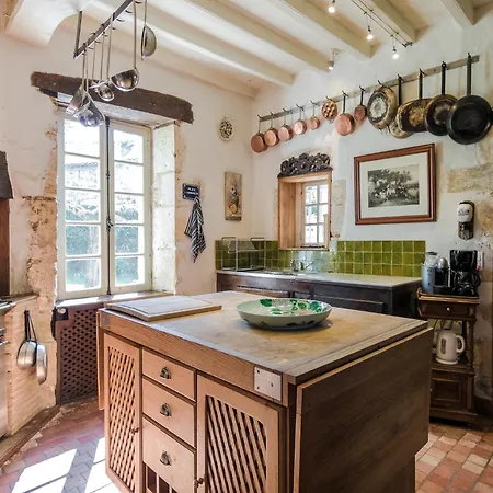 Ritzy Mansion In With Tennis Court Holiday home *