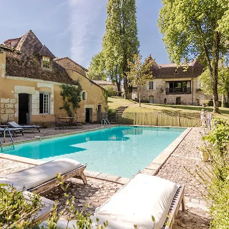 Ritzy Mansion In With Tennis Court Holiday home *