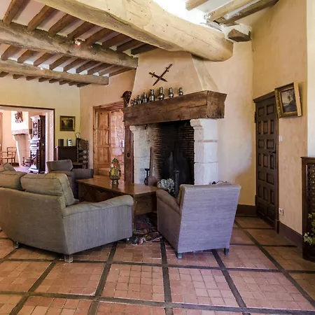 Ritzy Mansion In With Tennis Court Holiday home Sourzac