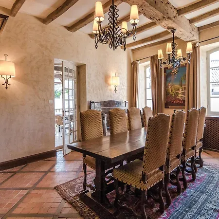 Ritzy Mansion In With Tennis Court Ferienhaus Sourzac